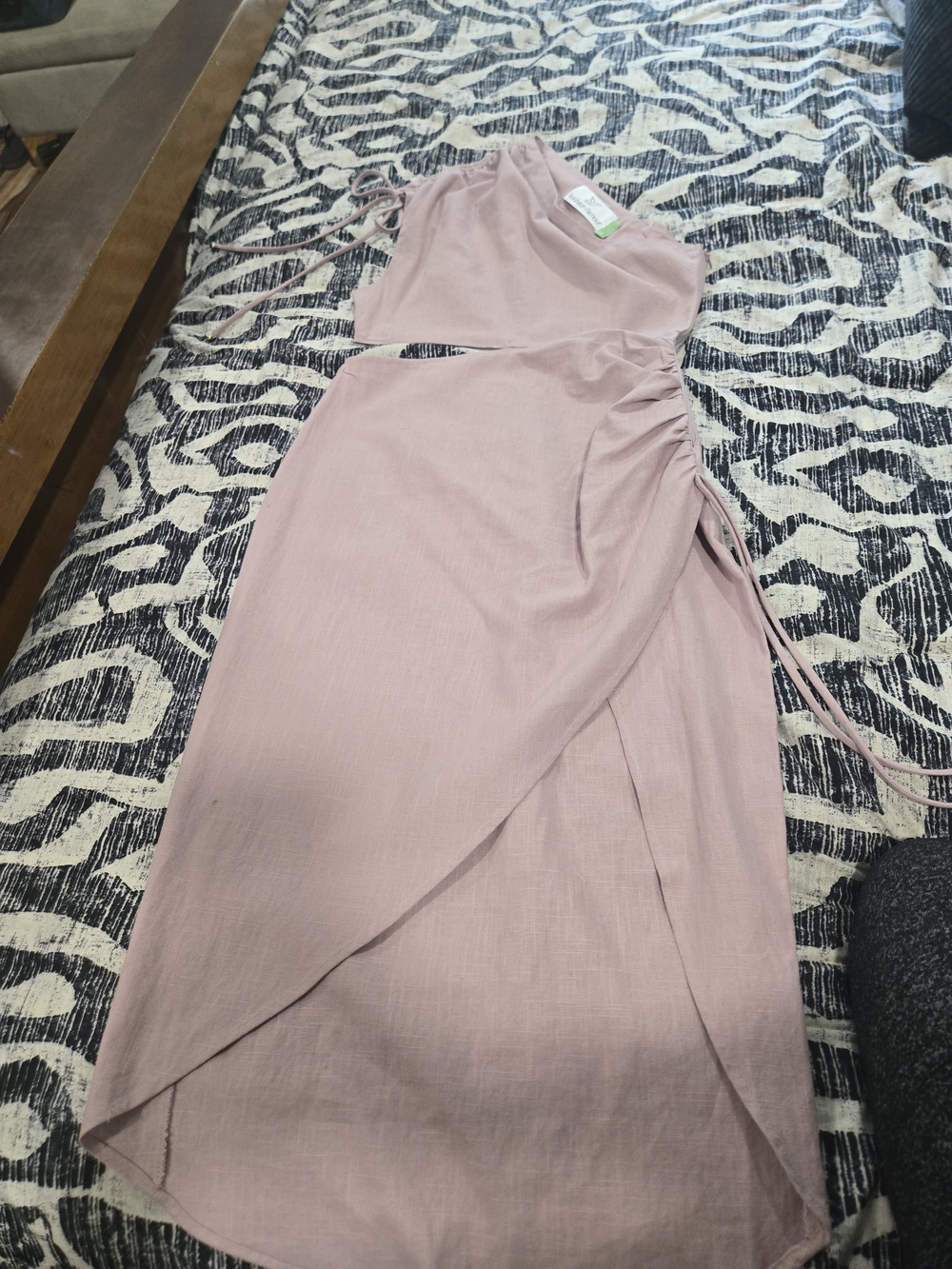 Bonheur D'amour One-Shoulder Pink Midi Skirt with Side Slit - Picture 2 of 3